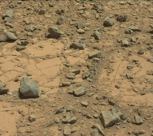 Sol 2633: Mast Camera (Mastcam)