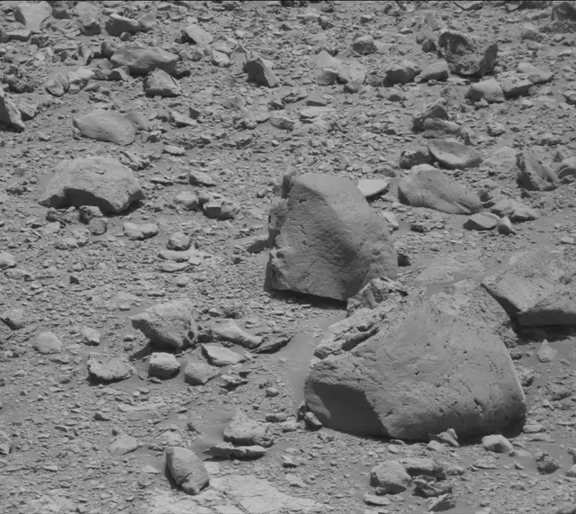Sol 2635: Mast Camera (Mastcam)