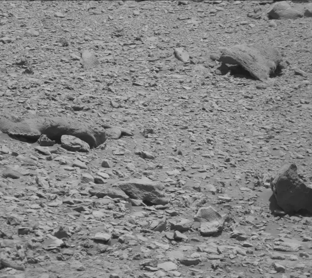 Sol 2635: Mast Camera (Mastcam)