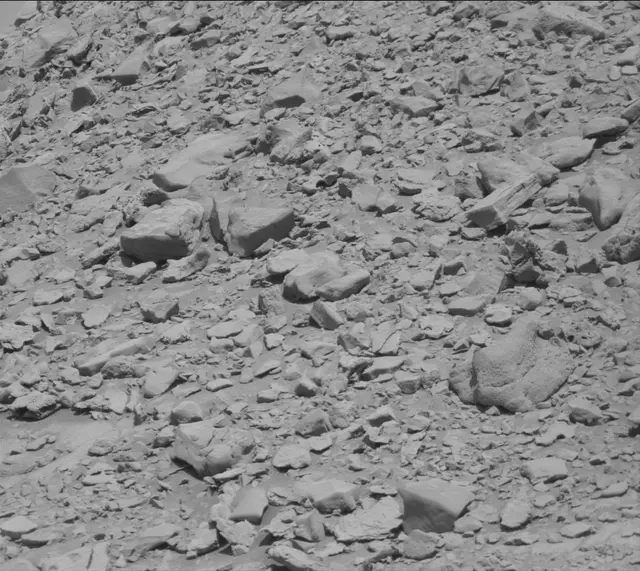 Sol 2635: Mast Camera (Mastcam)