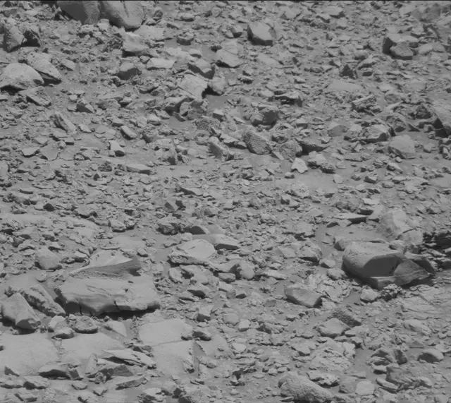 Sol 2635: Mast Camera (Mastcam)