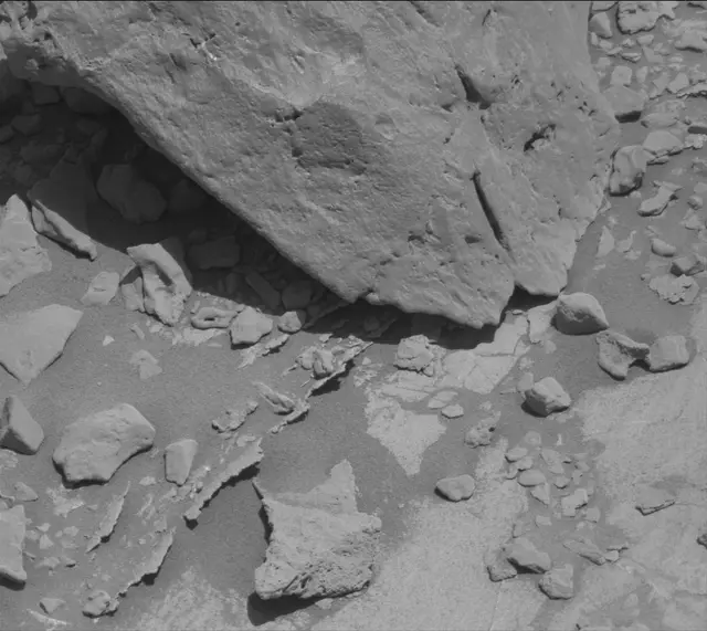 Sol 2636: Mast Camera (Mastcam)