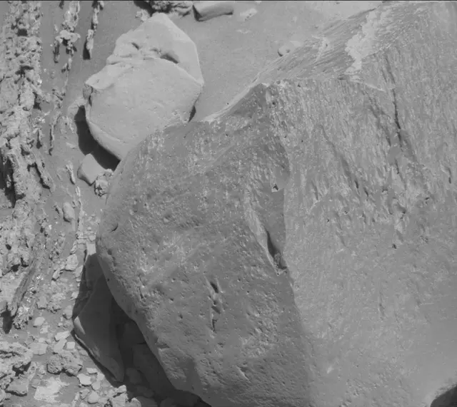 Sol 2636: Mast Camera (Mastcam)