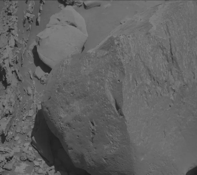 Sol 2636: Mast Camera (Mastcam)