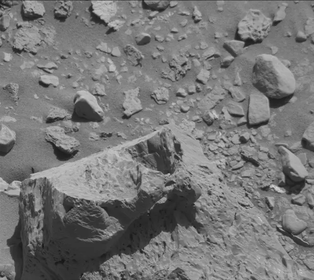 Sol 2638: Mast Camera (Mastcam)