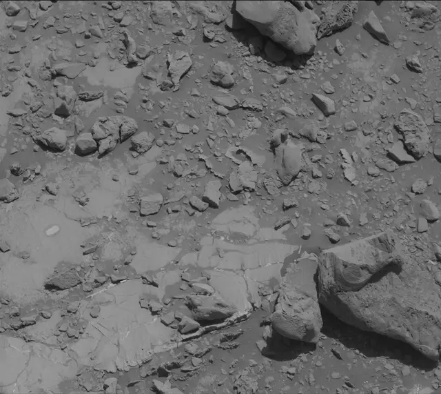 Sol 2639: Mast Camera (Mastcam)