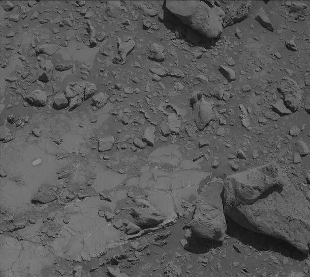 Sol 2639: Mast Camera (Mastcam)