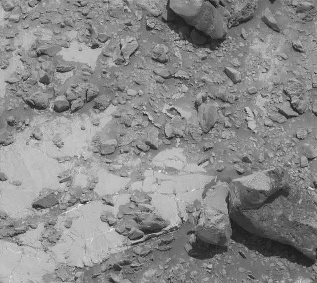 Sol 2639: Mast Camera (Mastcam)