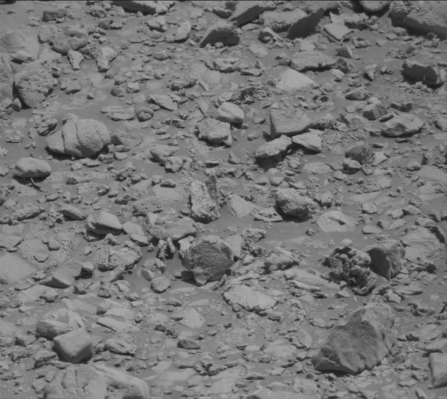 Sol 2639: Mast Camera (Mastcam)