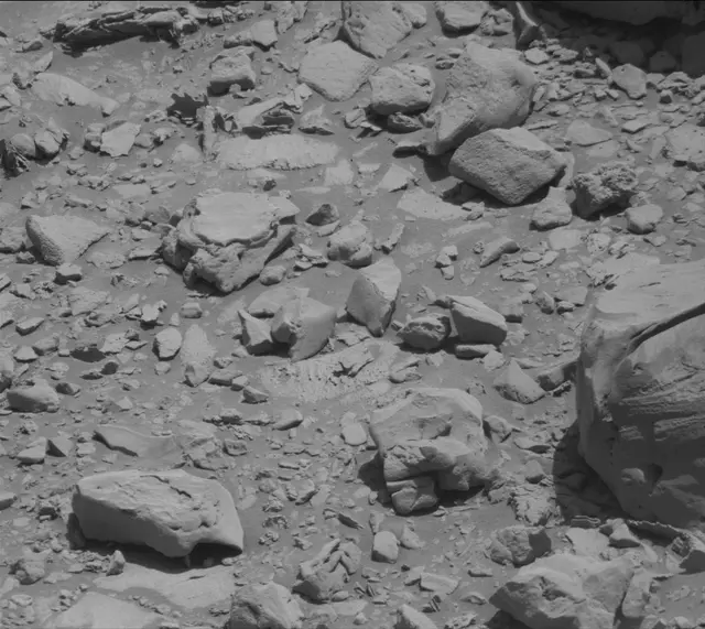 Sol 2639: Mast Camera (Mastcam)