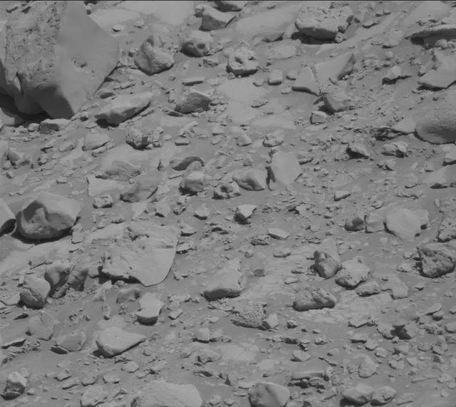 Sol 2639: Mast Camera (Mastcam)