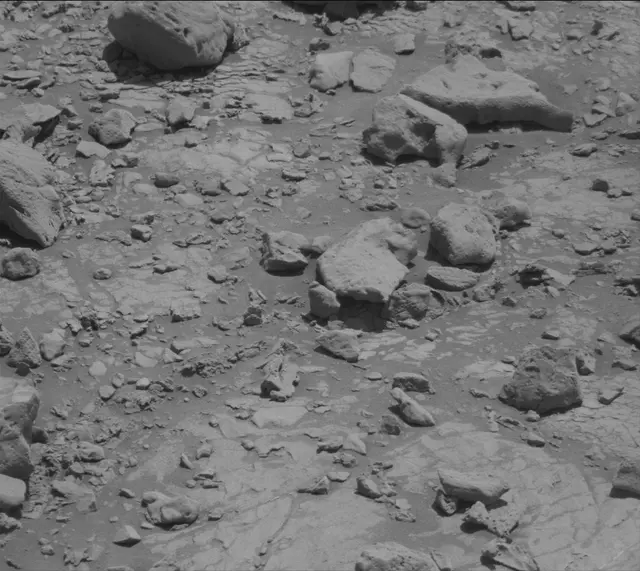 Sol 2639: Mast Camera (Mastcam)