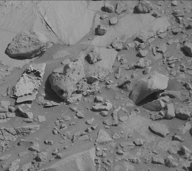 Sol 2642: Mast Camera (Mastcam)
