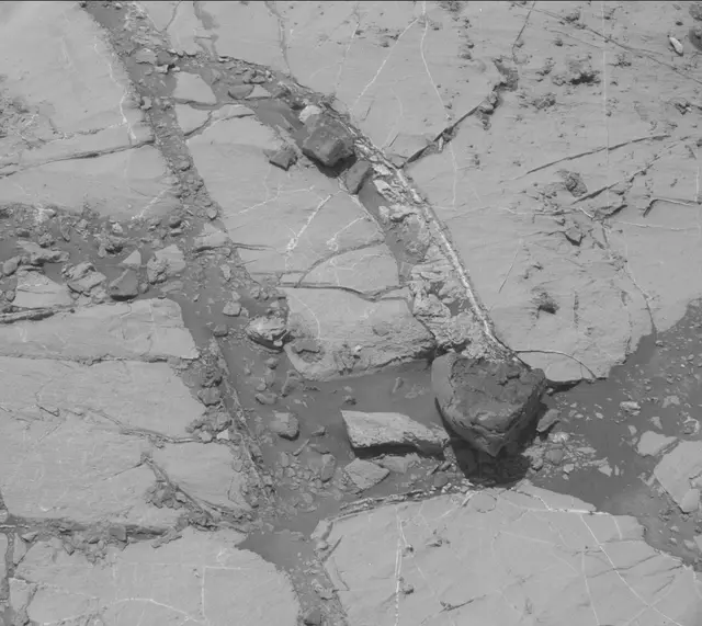 Sol 2643: Mast Camera (Mastcam)