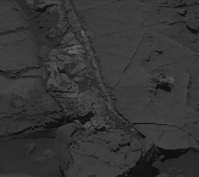 Sol 2643: Mast Camera (Mastcam)