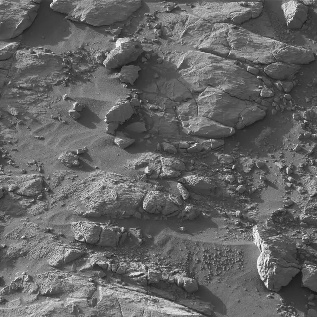Sol 2645: Mast Camera (Mastcam)