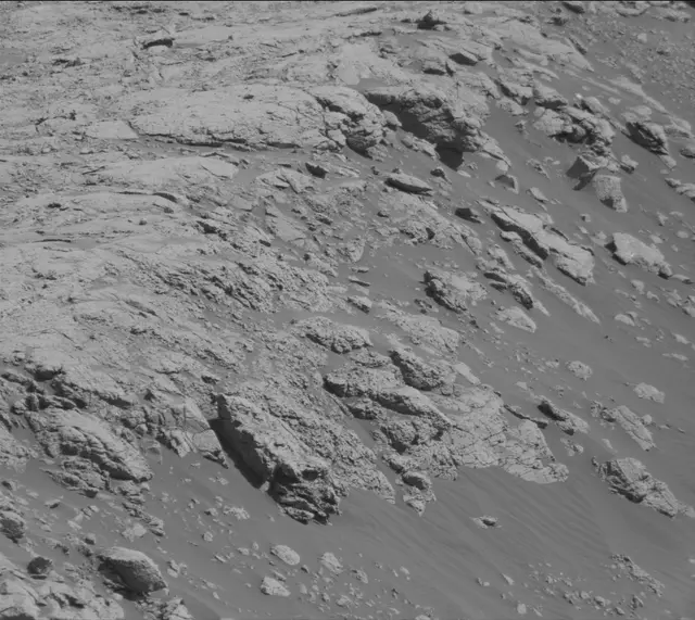Sol 2645: Mast Camera (Mastcam)