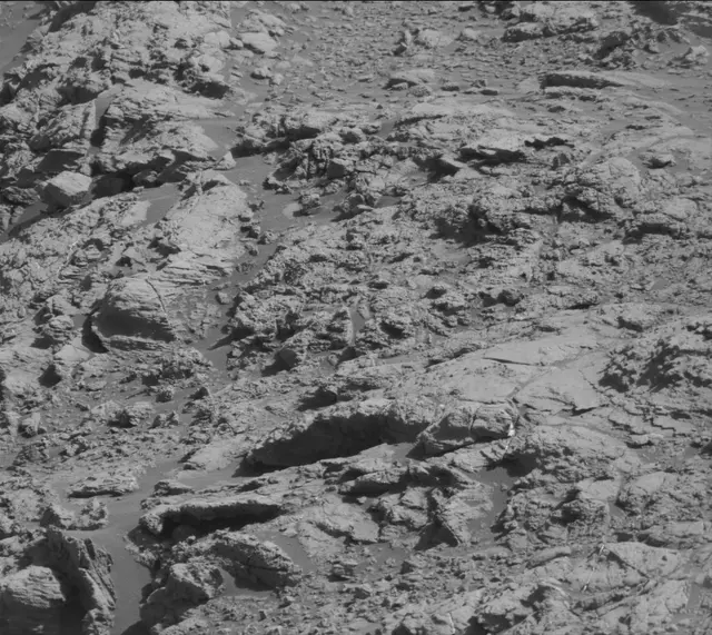 Sol 2645: Mast Camera (Mastcam)