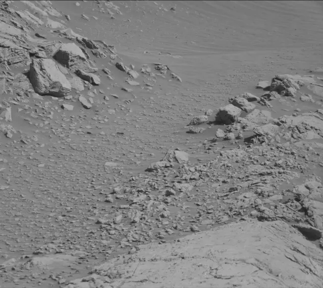 Sol 2645: Mast Camera (Mastcam)