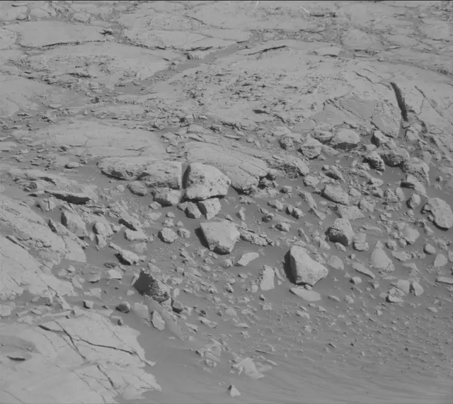 Sol 2645: Mast Camera (Mastcam)