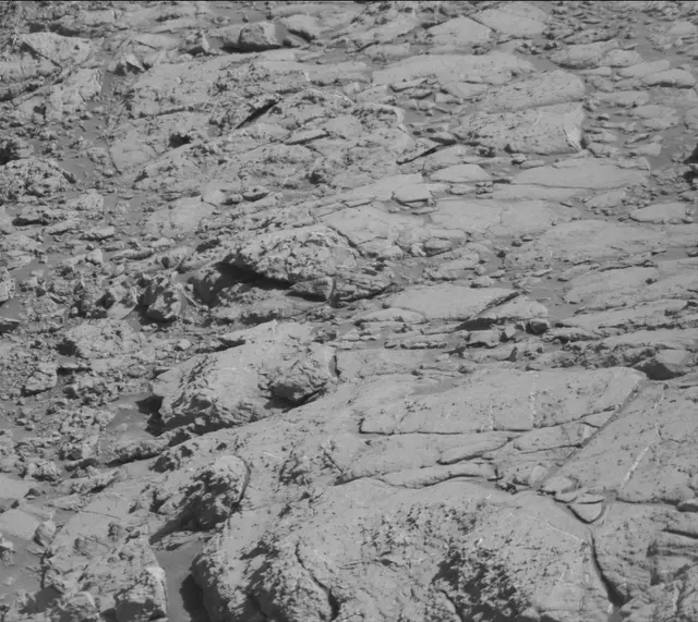Sol 2645: Mast Camera (Mastcam)