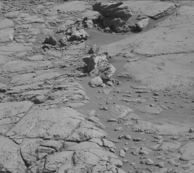 Sol 2645: Mast Camera (Mastcam)