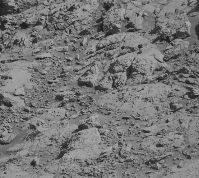 Sol 2645: Mast Camera (Mastcam)