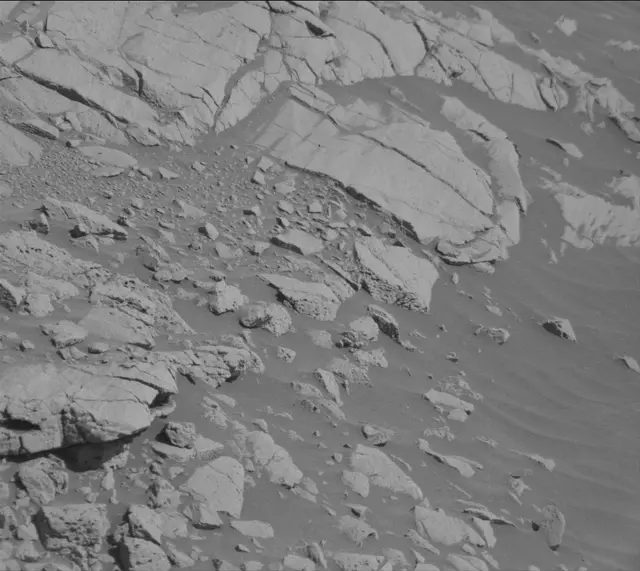 Sol 2645: Mast Camera (Mastcam)