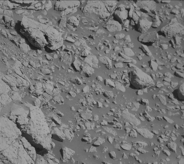 Sol 2645: Mast Camera (Mastcam)