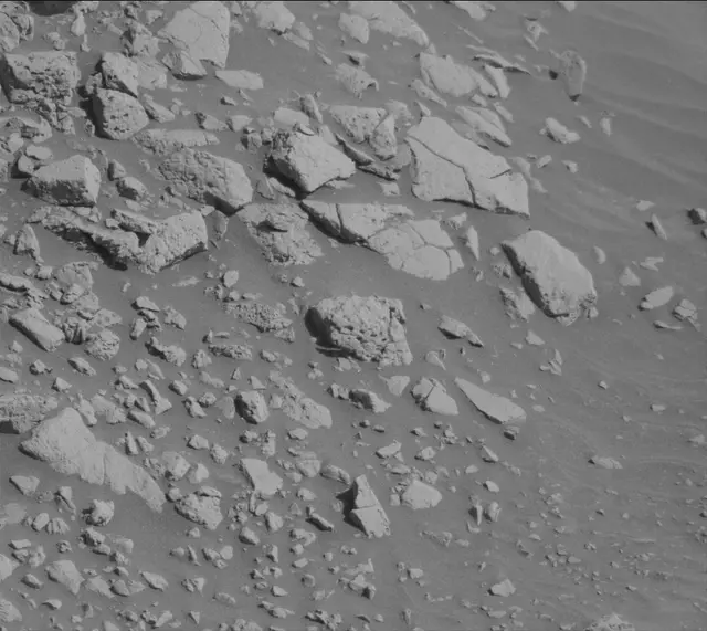 Sol 2645: Mast Camera (Mastcam)