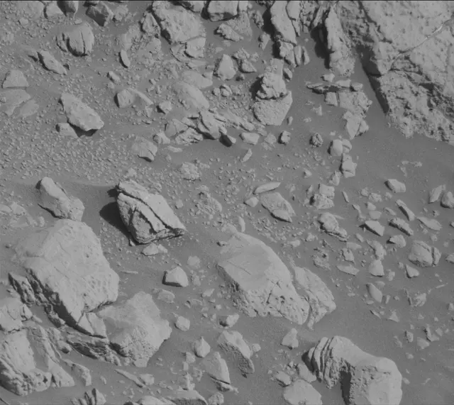 Sol 2645: Mast Camera (Mastcam)