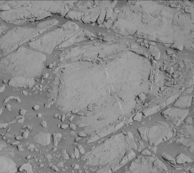 Sol 2645: Mast Camera (Mastcam)