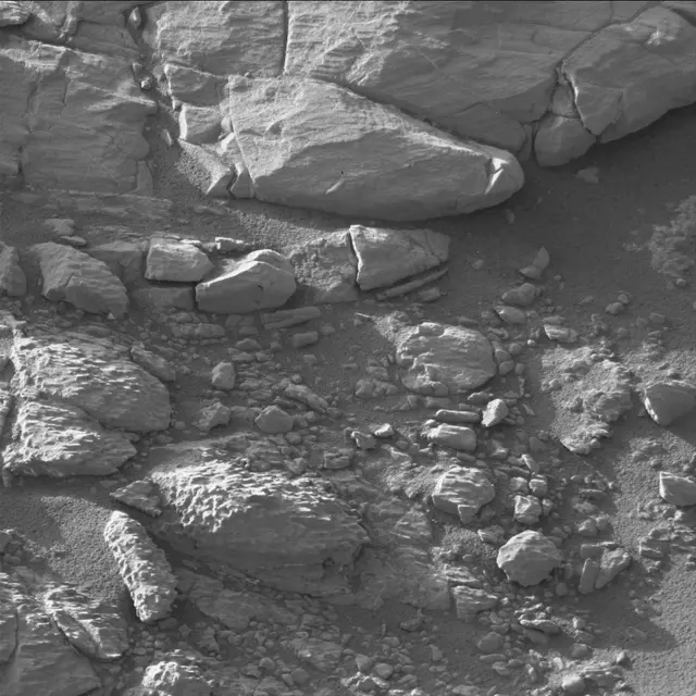 Sol 2645: Mast Camera (Mastcam)