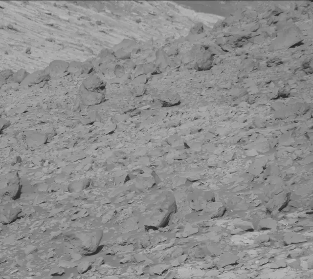 Sol 2654: Mast Camera (Mastcam)