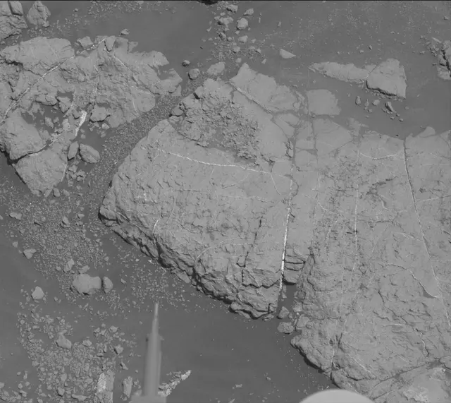 Sol 2657: Mast Camera (Mastcam)