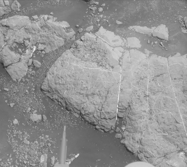 Sol 2657: Mast Camera (Mastcam)