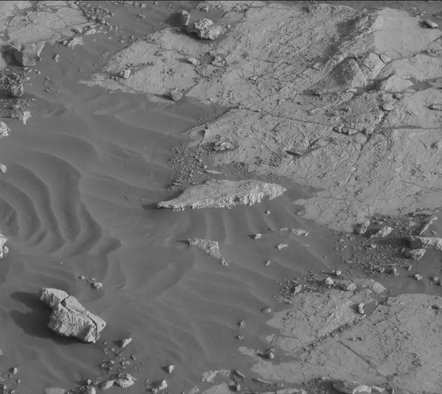 Sol 2657: Mast Camera (Mastcam)