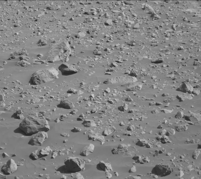 Sol 2657: Mast Camera (Mastcam)