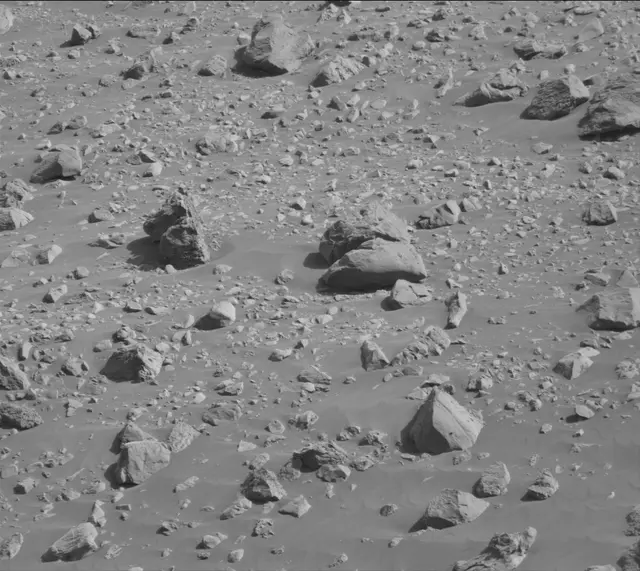Sol 2657: Mast Camera (Mastcam)