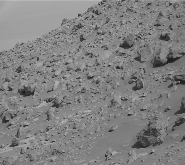 Sol 2657: Mast Camera (Mastcam)
