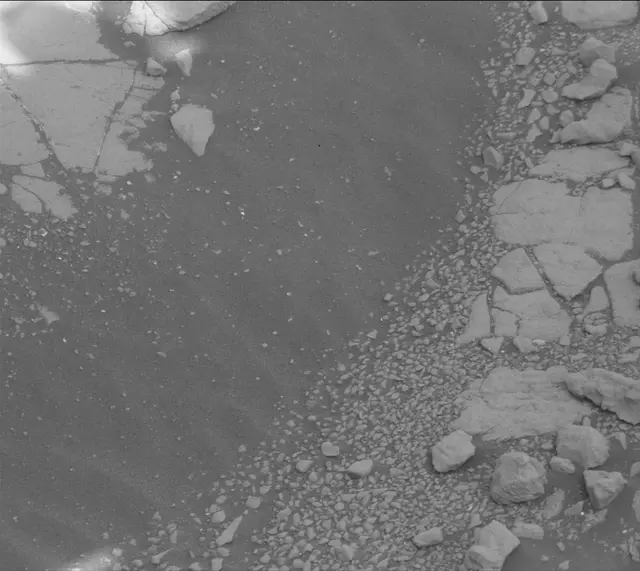 Sol 2657: Mast Camera (Mastcam)