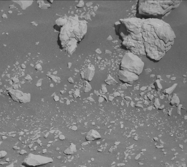 Sol 2657: Mast Camera (Mastcam)