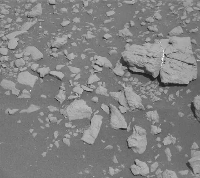 Sol 2657: Mast Camera (Mastcam)