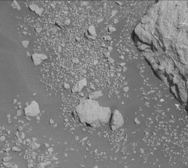 Sol 2657: Mast Camera (Mastcam)