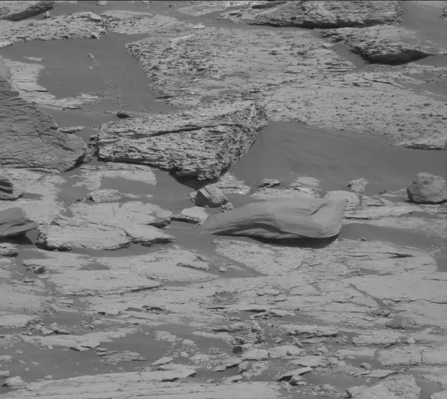 Sol 2657: Mast Camera (Mastcam)