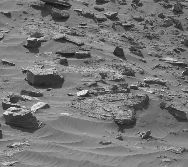 Sol 2658: Mast Camera (Mastcam)
