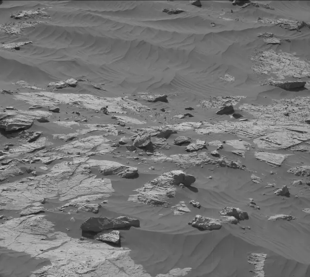 Sol 2658: Mast Camera (Mastcam)