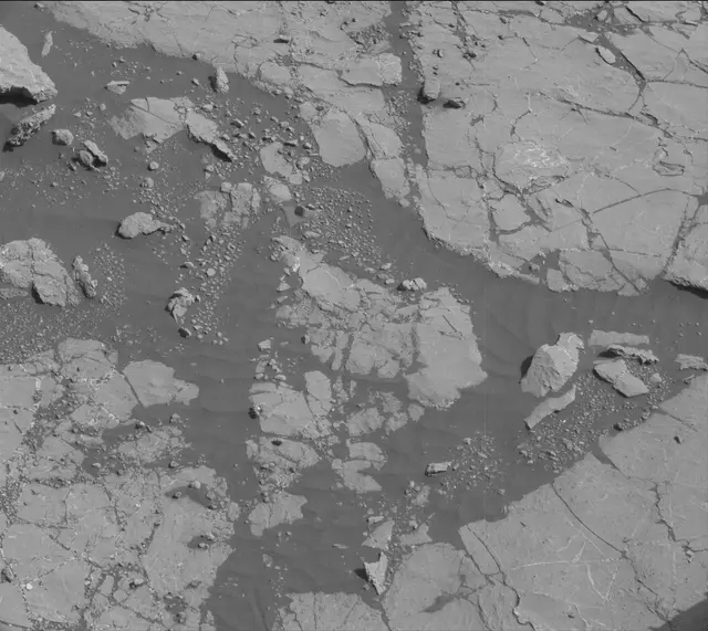 Sol 2658: Mast Camera (Mastcam)