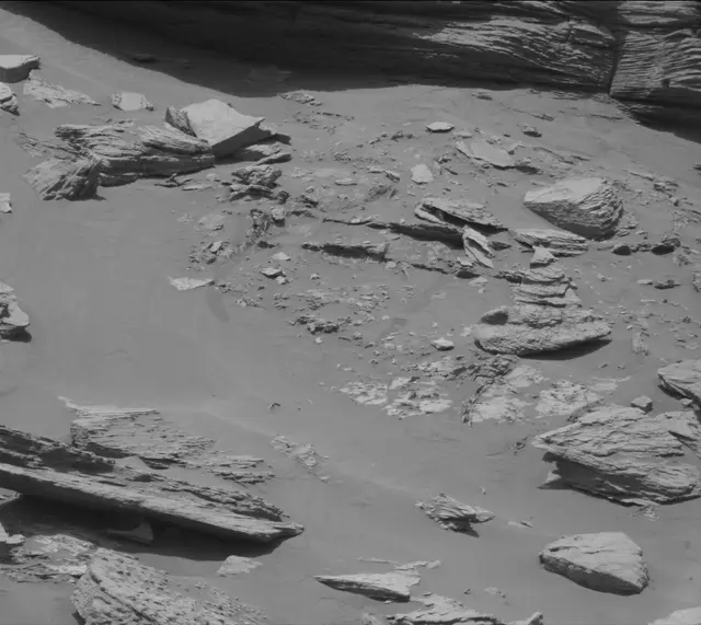 Sol 2658: Mast Camera (Mastcam)