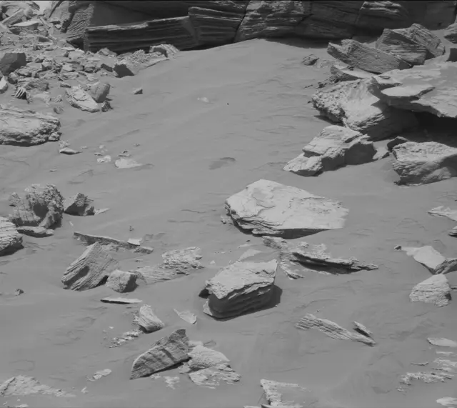 Sol 2658: Mast Camera (Mastcam)